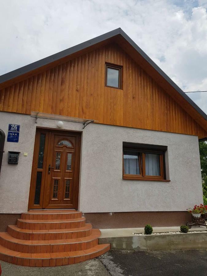 Apartman Anna Огулин Екстериор снимка