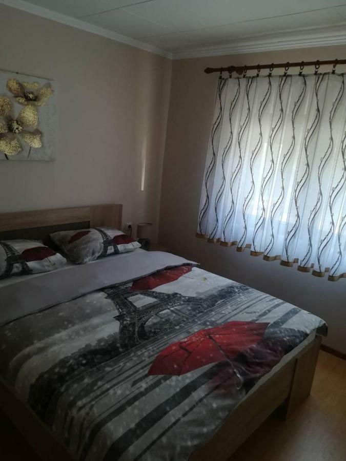 Apartman Anna Огулин Екстериор снимка
